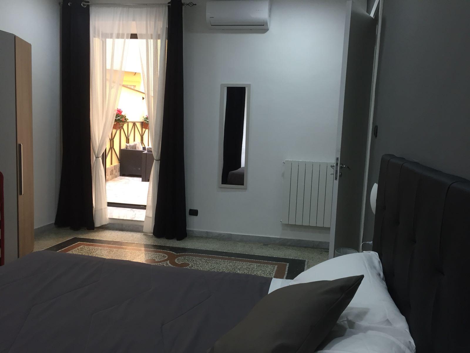 Mb95 - Mezzocannone Luxurious Bed&Breakfast Неаполь Екстер'єр фото