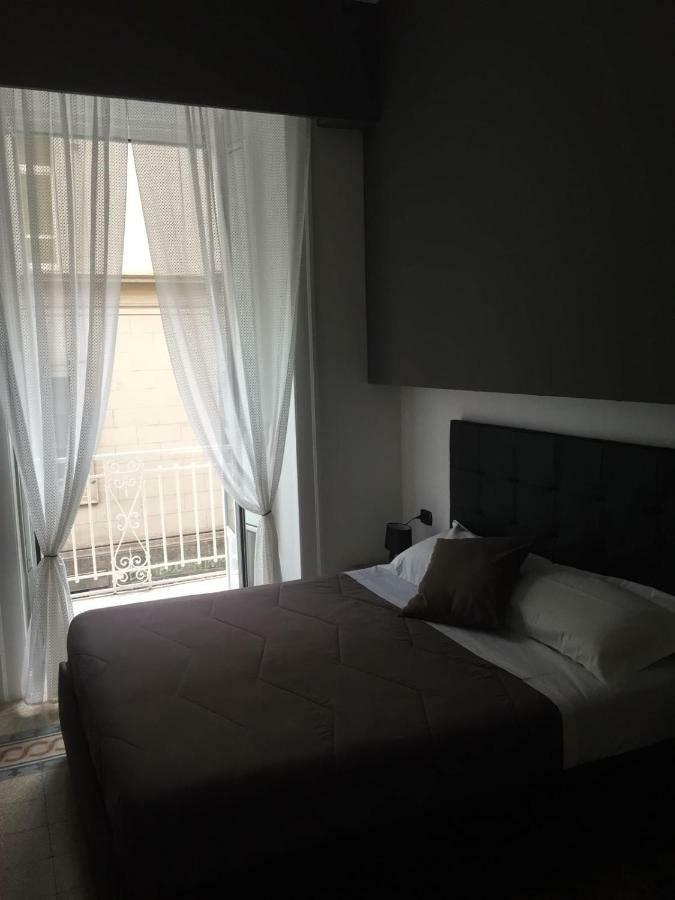 Mb95 - Mezzocannone Luxurious Bed&Breakfast Неаполь Екстер'єр фото