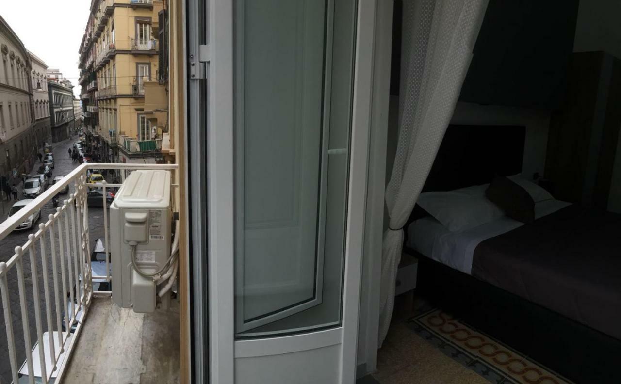 Mb95 - Mezzocannone Luxurious Bed&Breakfast Неаполь Екстер'єр фото