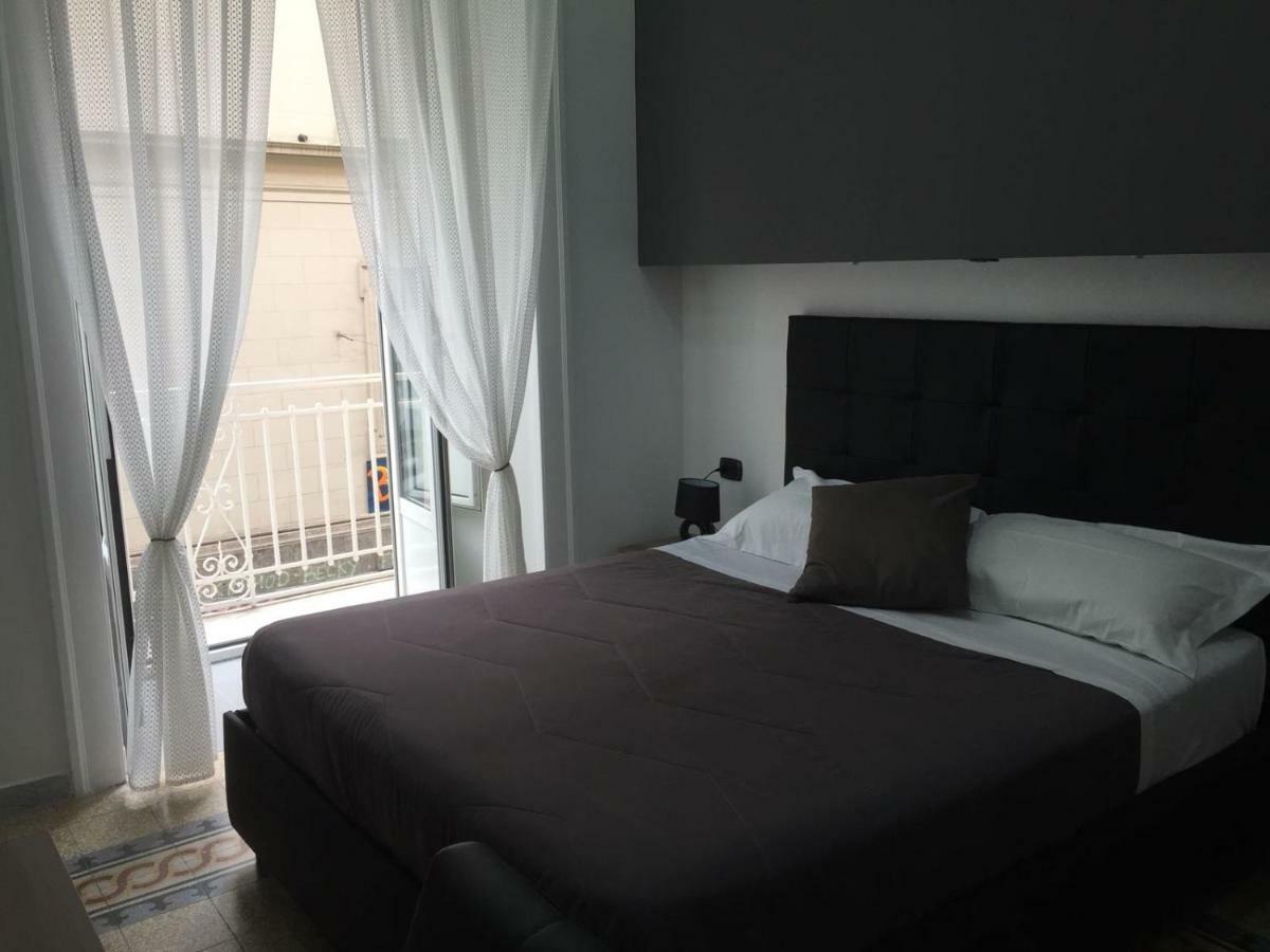 Mb95 - Mezzocannone Luxurious Bed&Breakfast Неаполь Екстер'єр фото