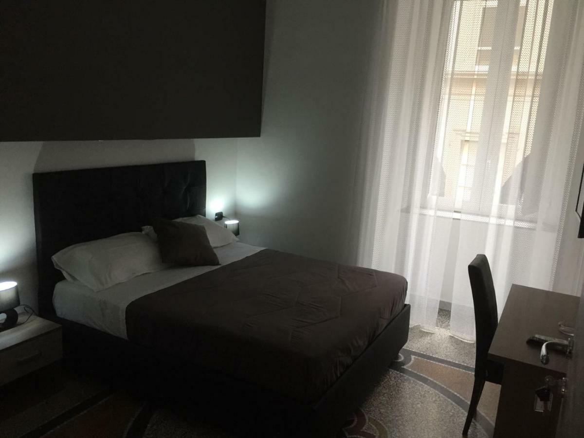 Mb95 - Mezzocannone Luxurious Bed&Breakfast Неаполь Екстер'єр фото