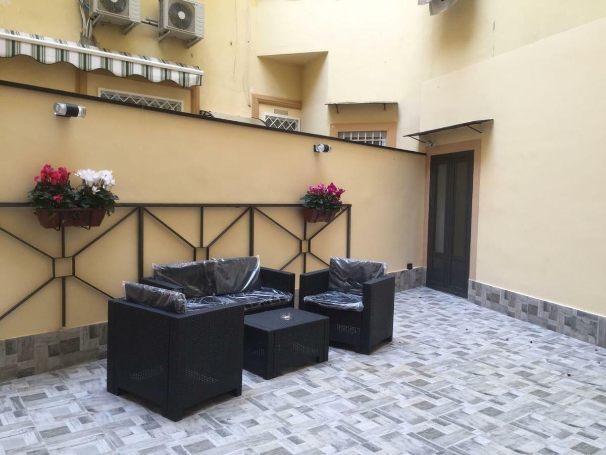 Mb95 - Mezzocannone Luxurious Bed&Breakfast Неаполь Екстер'єр фото